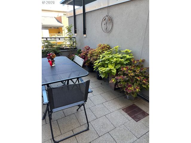 1718 Ne 11TH Ave 204, Portland, OR 97212