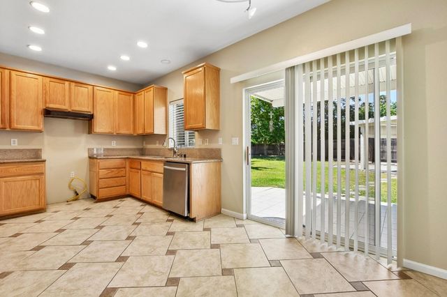 1953 Jim Casebolt Way, Sacramento, CA 95835