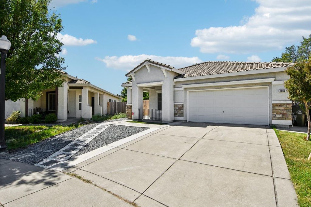 1953 Jim Casebolt Way, Sacramento, CA 95835