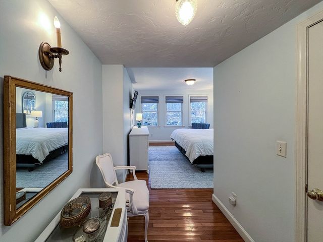 56 Rockridge Rd, Framingham, MA 01702