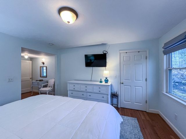 56 Rockridge Rd, Framingham, MA 01702