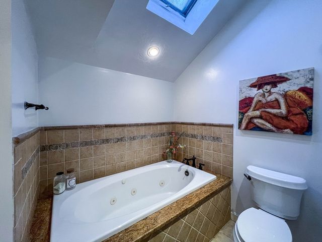 56 Rockridge Rd, Framingham, MA 01702