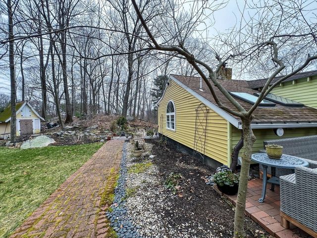 56 Rockridge Rd, Framingham, MA 01702