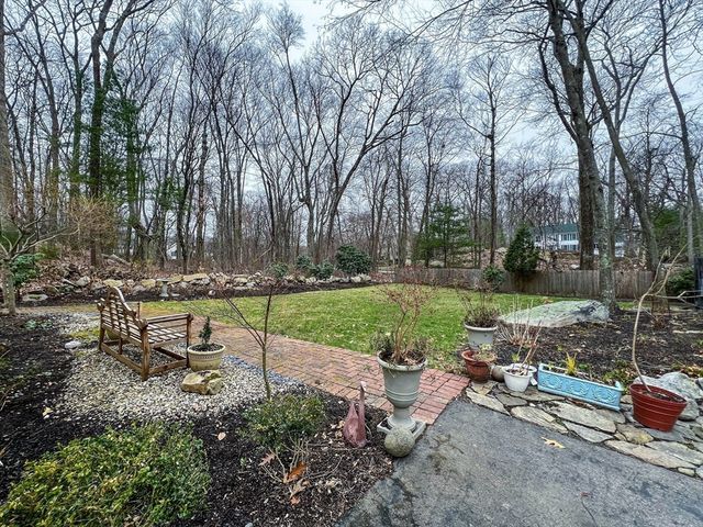 56 Rockridge Rd, Framingham, MA 01702