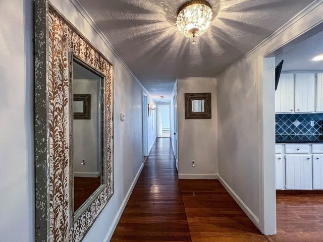 56 Rockridge Rd, Framingham, MA 01702