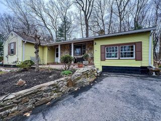 56 Rockridge Rd, Framingham, MA 01702