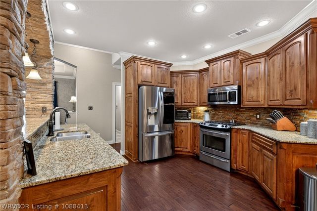 8915 S 12th Street, Fort Smith, AR 72908