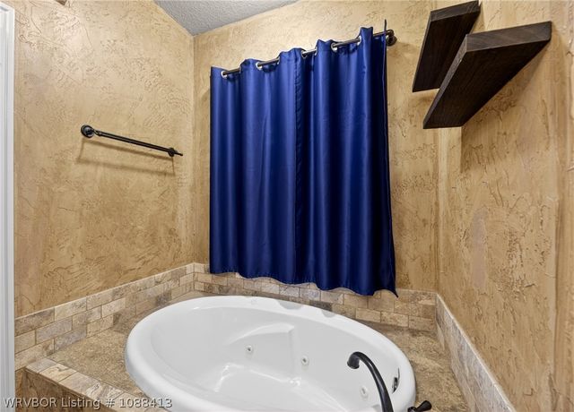 8915 S 12th Street, Fort Smith, AR 72908