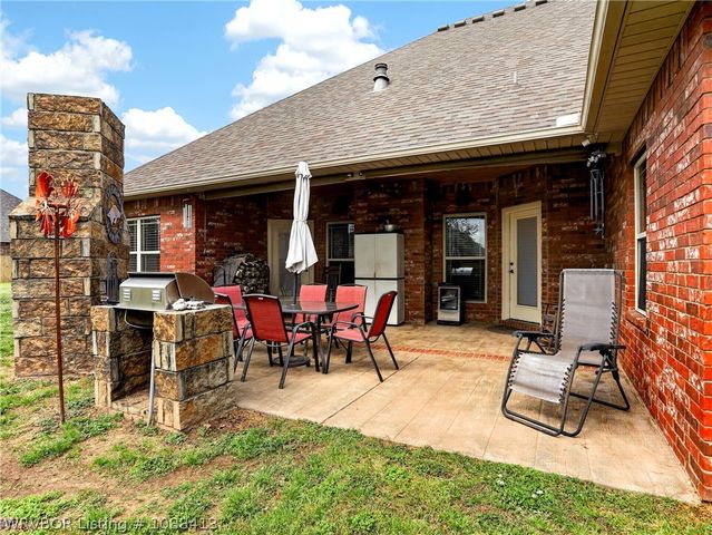 8915 S 12th Street, Fort Smith, AR 72908