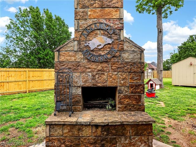 8915 S 12th Street, Fort Smith, AR 72908