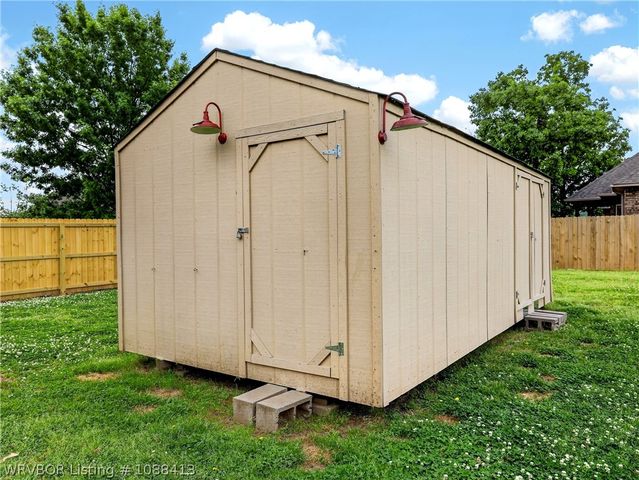 8915 S 12th Street, Fort Smith, AR 72908