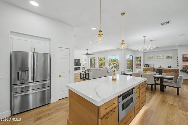 3939 E DUBOIS Avenue, Gilbert, AZ 85298