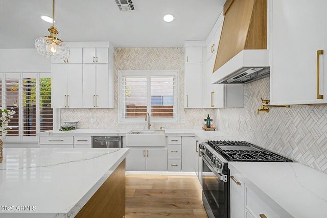 3939 E DUBOIS Avenue, Gilbert, AZ 85298