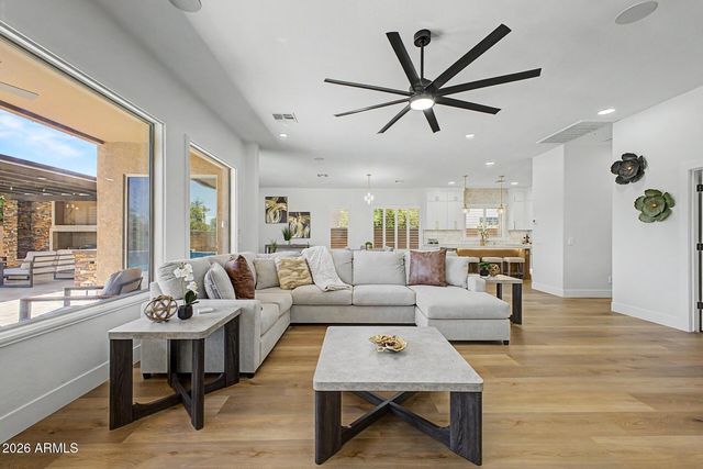 3939 E DUBOIS Avenue, Gilbert, AZ 85298