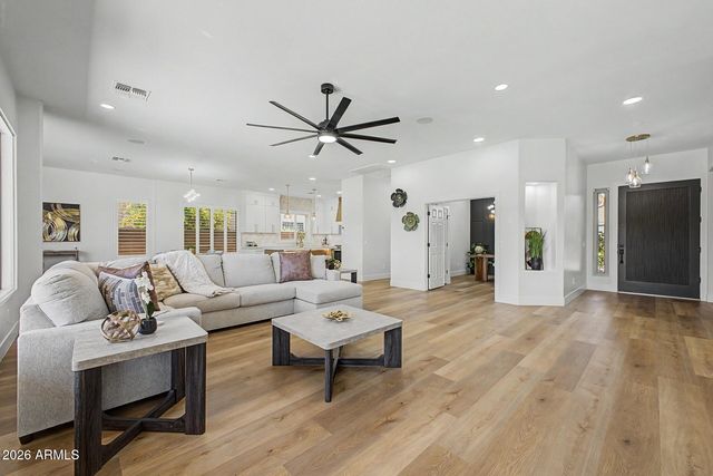 3939 E DUBOIS Avenue, Gilbert, AZ 85298