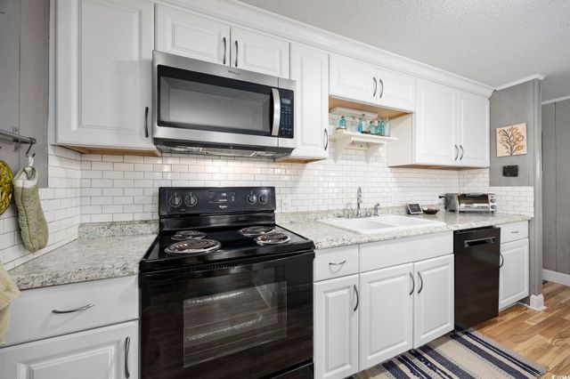 817 Wayne St., North Myrtle Beach, SC 29582