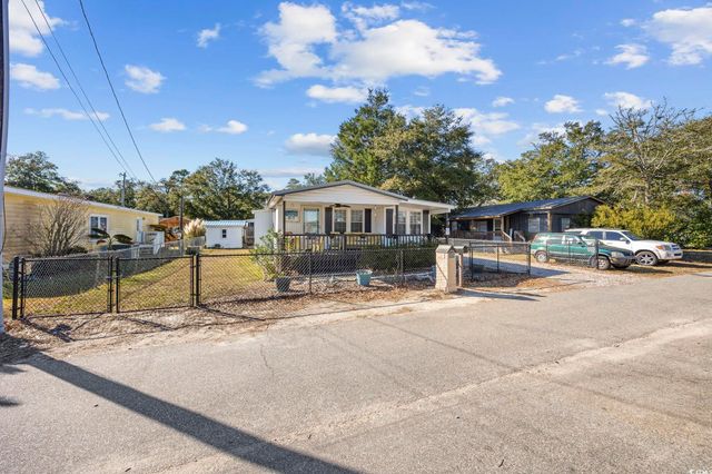 817 Wayne St., North Myrtle Beach, SC 29582