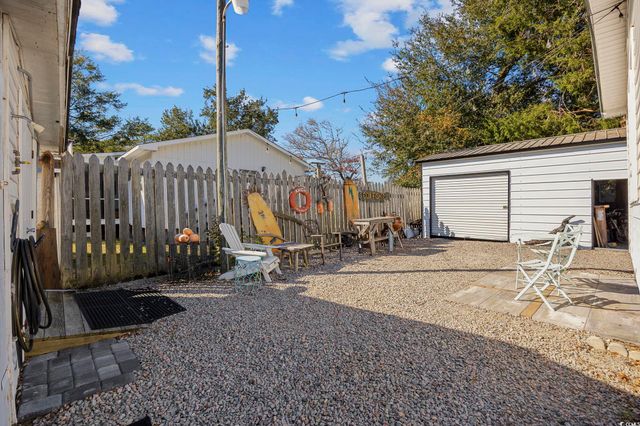 817 Wayne St., North Myrtle Beach, SC 29582