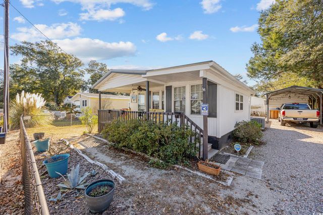 817 Wayne St., North Myrtle Beach, SC 29582
