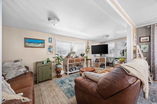 817 Wayne St., North Myrtle Beach, SC 29582