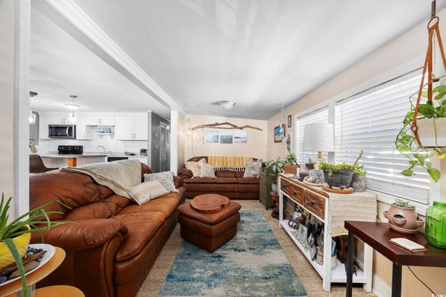 817 Wayne St., North Myrtle Beach, SC 29582