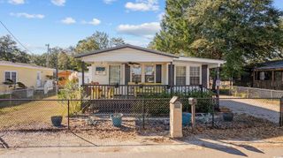 817 Wayne St., North Myrtle Beach, SC 29582