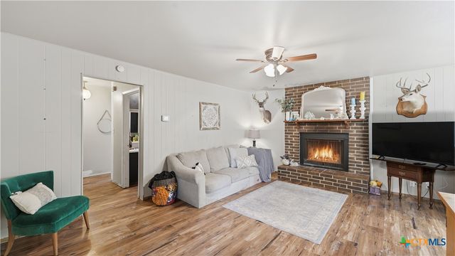 7830 Village Oak Drive, Live Oak, TX 78233