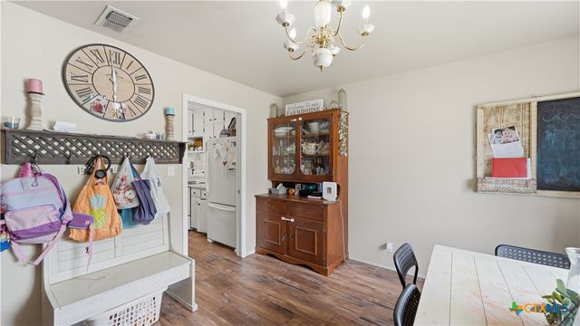 7830 Village Oak Drive, Live Oak, TX 78233