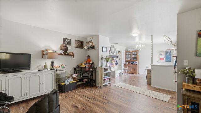 7830 Village Oak Drive, Live Oak, TX 78233