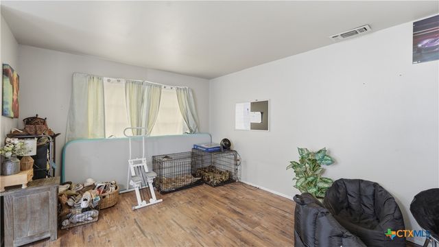 7830 Village Oak Drive, Live Oak, TX 78233