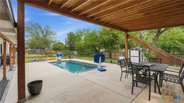 7830 Village Oak Drive, Live Oak, TX 78233