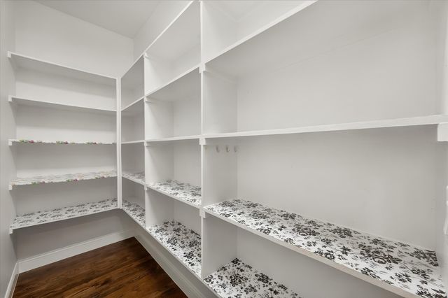 1050 Falcon Nest Drive, Kennedale, TX 76060