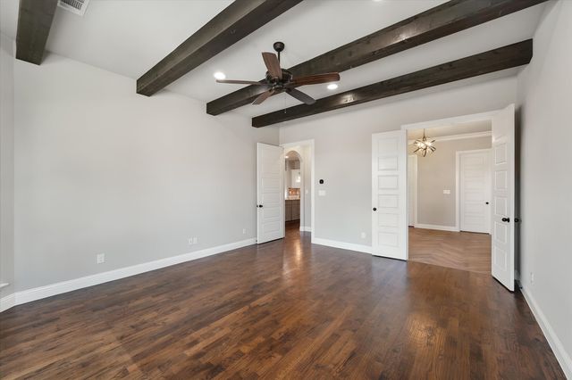 1050 Falcon Nest Drive, Kennedale, TX 76060