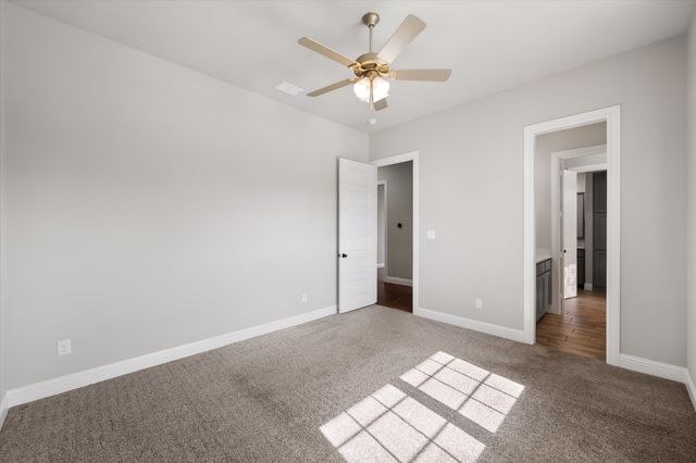 1050 Falcon Nest Drive, Kennedale, TX 76060