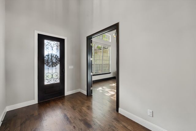 1050 Falcon Nest Drive, Kennedale, TX 76060