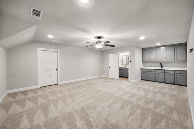 1050 Falcon Nest Drive, Kennedale, TX 76060