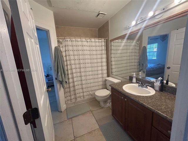 18308 NW 68th Ave G, Hialeah, FL 33015