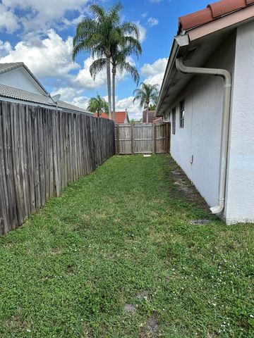 7440 NW 21st Ct, Margate, FL 33063