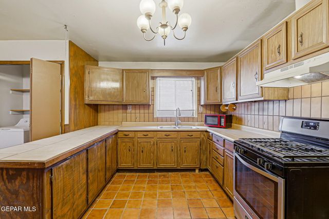 762 DELHI Drive, Socorro, TX 79927