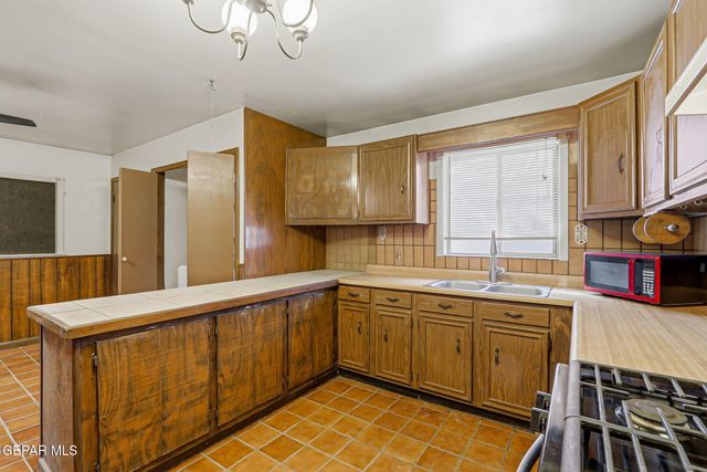 762 DELHI Drive, Socorro, TX 79927