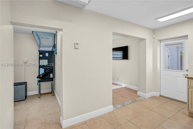 481 E Commercial Blvd, Oakland Park, FL 33334