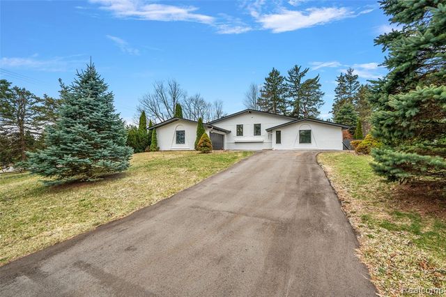 7811 Caberfae Trail, Clarkston, MI 48348