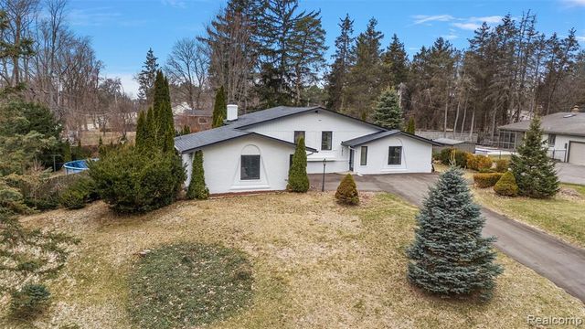 7811 Caberfae Trail, Clarkston, MI 48348