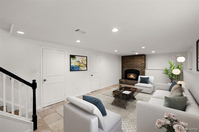 7811 Caberfae Trail, Clarkston, MI 48348