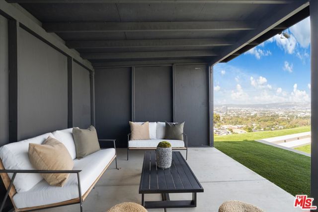 5255 Veronica Street, Los Angeles, CA 90008