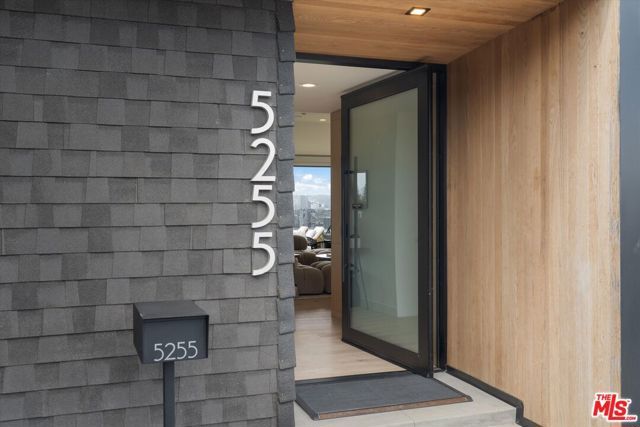 5255 Veronica Street, Los Angeles, CA 90008