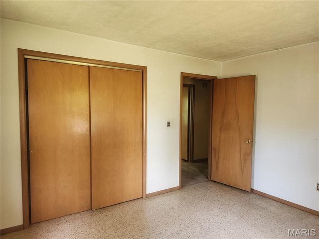 9621 Ridge Heights Road, Fairview Heights, IL 62208