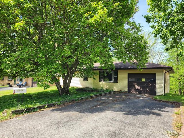9621 Ridge Heights Road, Fairview Heights, IL 62208