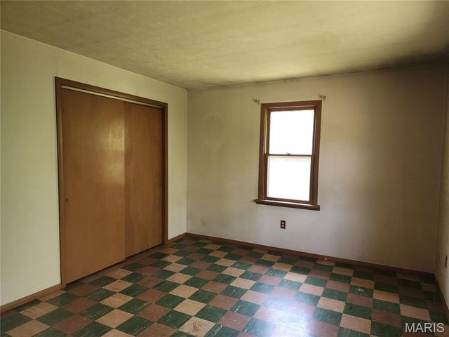 9621 Ridge Heights Road, Fairview Heights, IL 62208