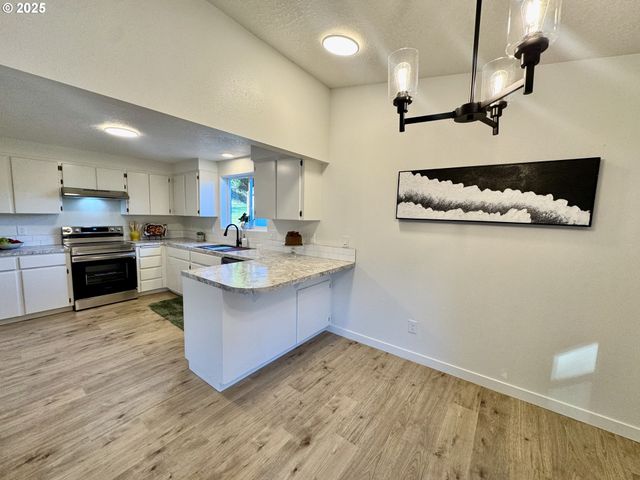 73345 APIARY Rd, Rainier, OR 97048